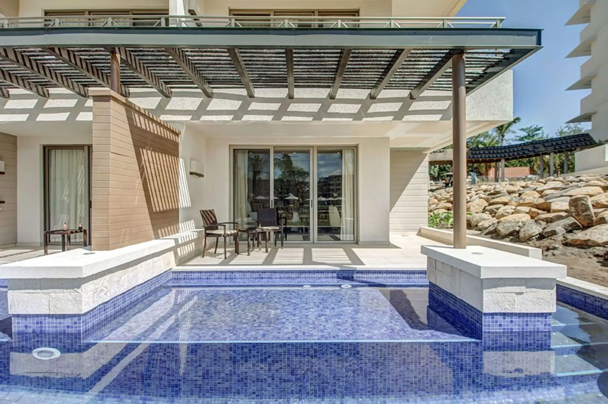 Swim-up suite terrace and private pool at Royalton Hideaway Saint Lucia, Castries