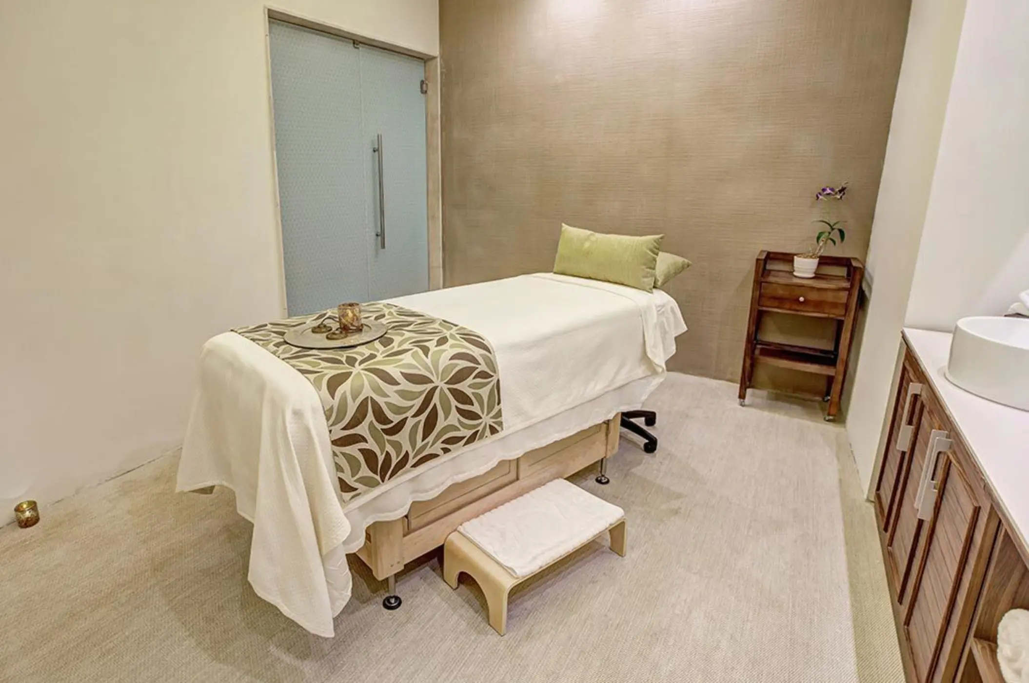 Spa treatment room at Royalton Hideaway Saint Lucia, Castries