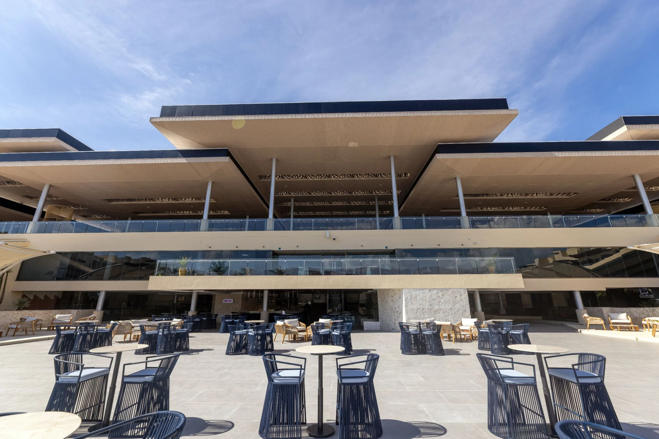 main plaza Royalton Riviera Cancun