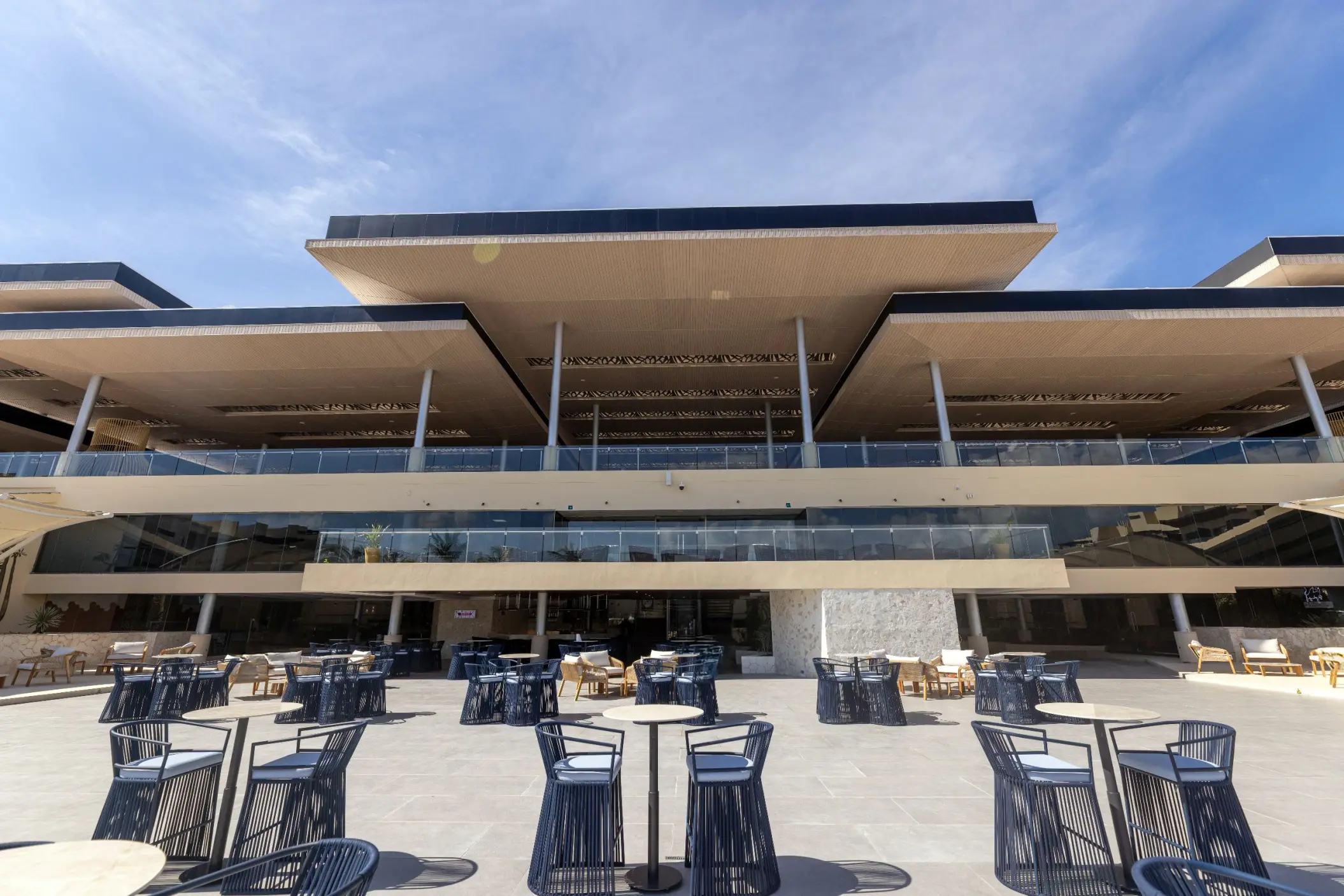 main plaza Royalton Riviera Cancun