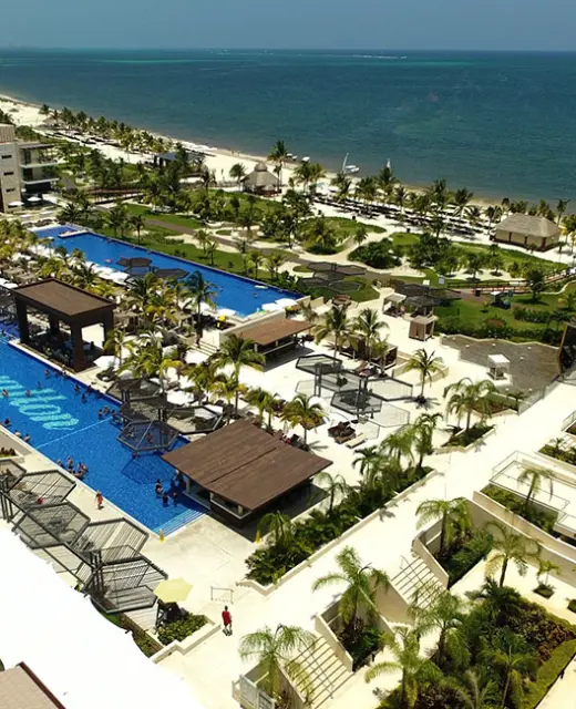 Royalton Riviera Cancun main pool and Gazebo overview.
