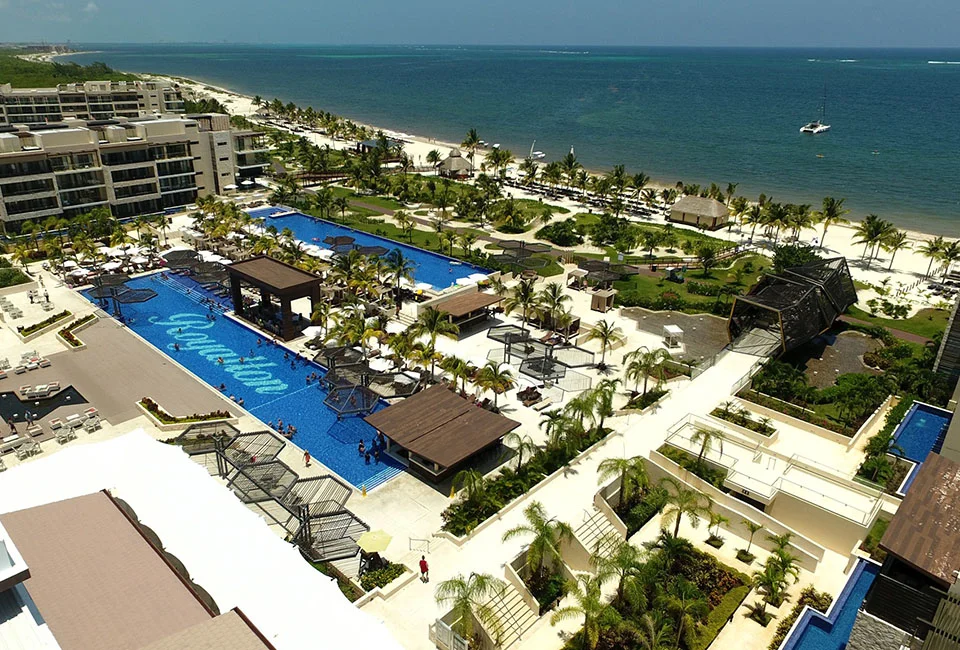 Royalton Riviera Cancun main pool and Gazebo overview.