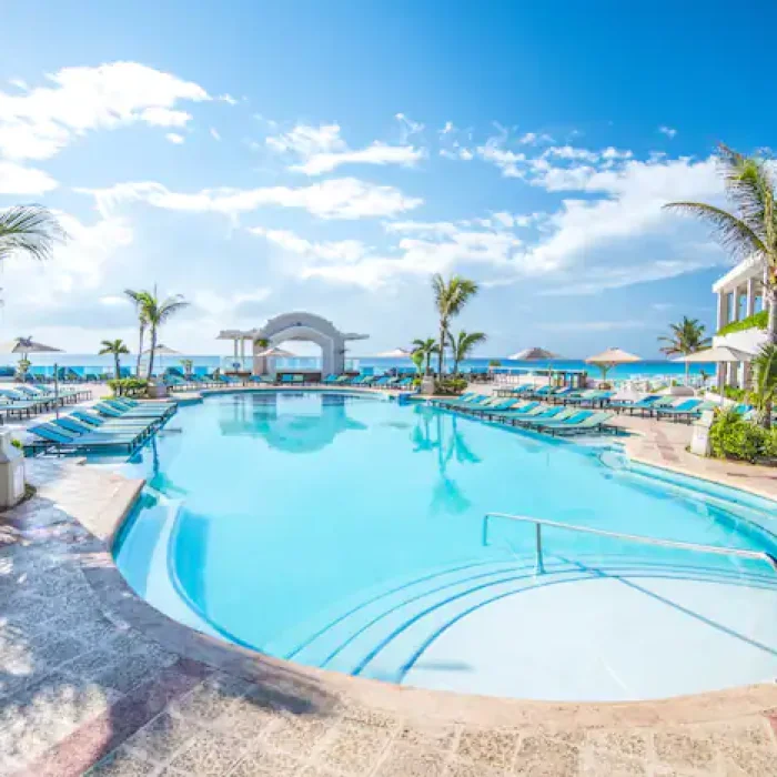 Pool at Wyndham Alltra Cancun