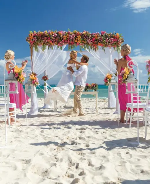 Ceremony wedding on the beach at Riu Palace Riviera Maya