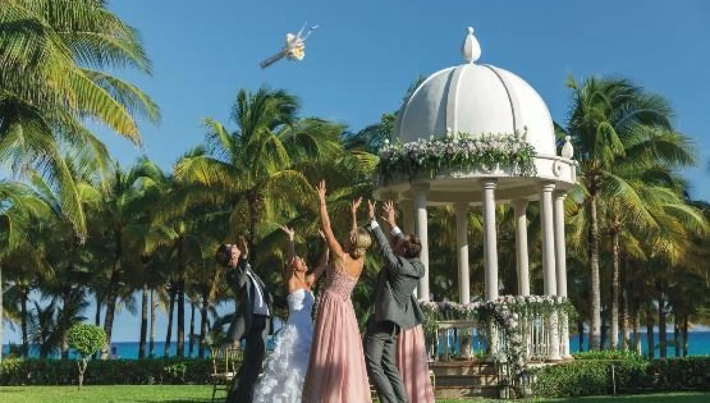 Wedding ceremony on the garden at Riu Palace Riviera Maya
