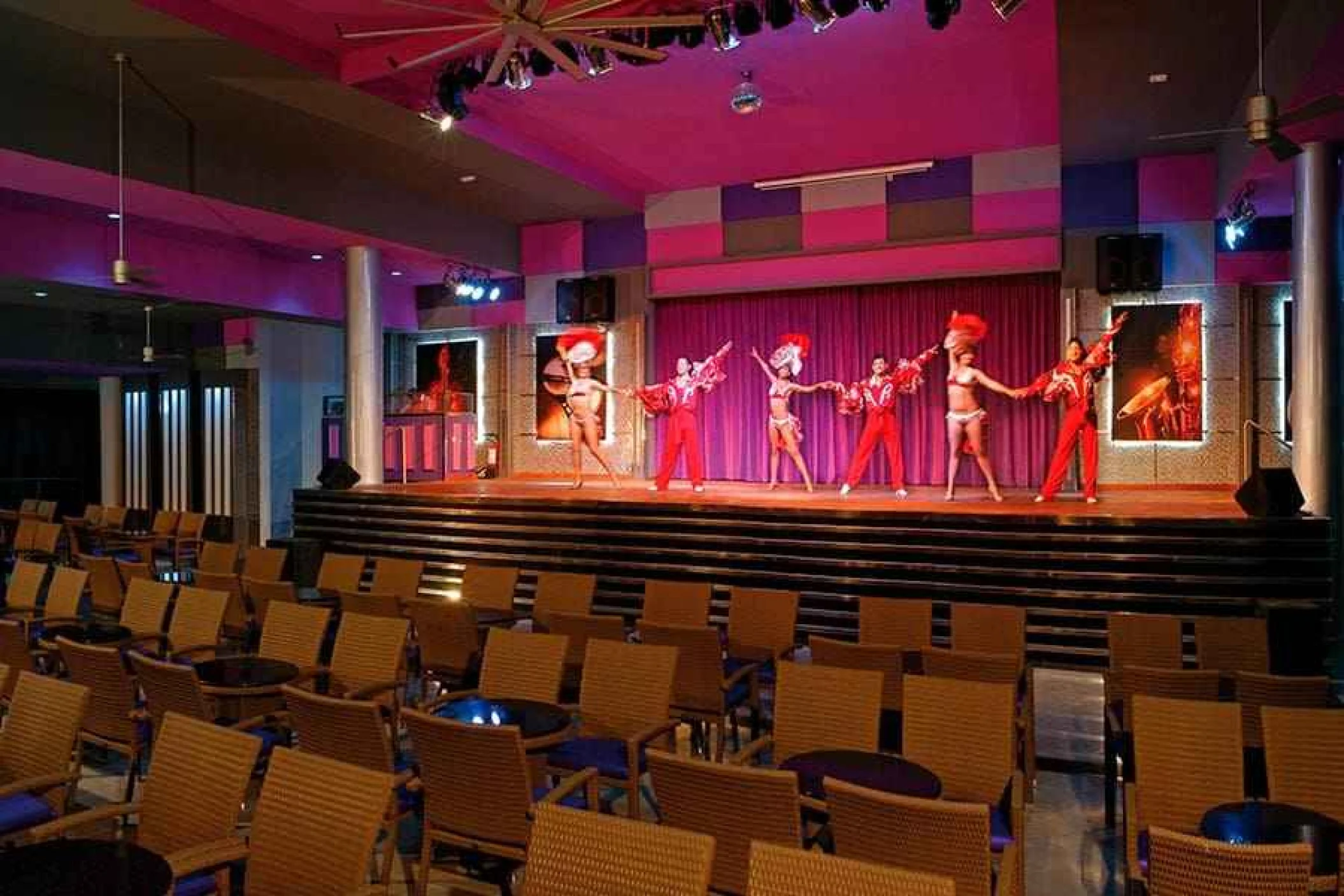 RIU YUCATAN THEATER