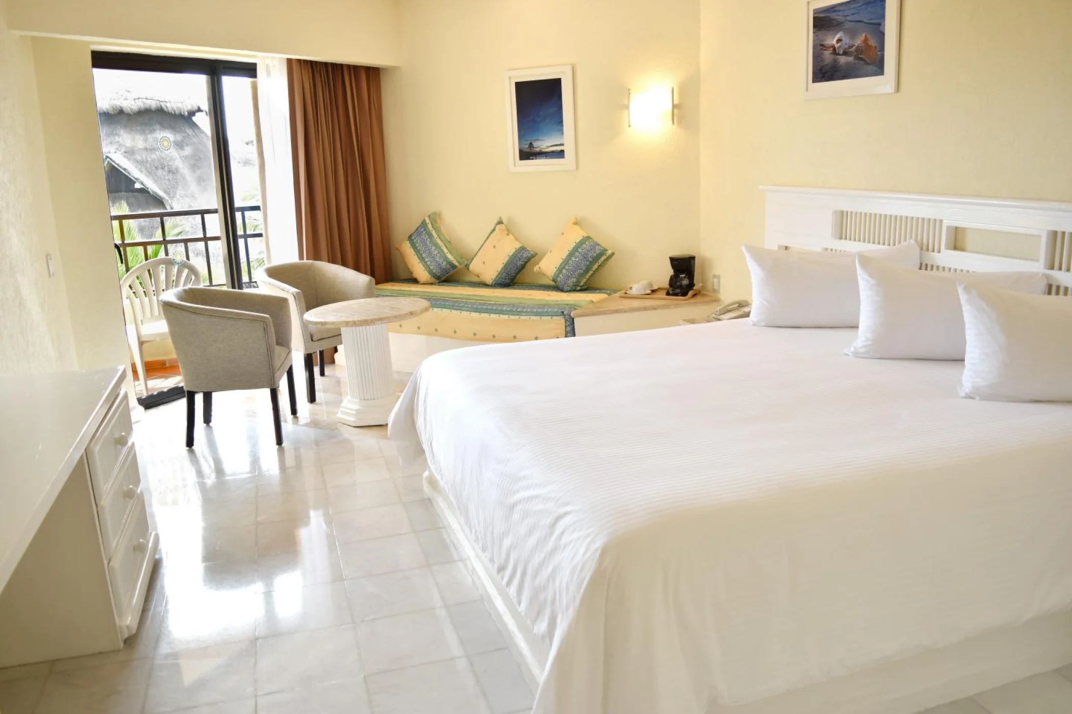 Sandos Playacar superior bedroom
