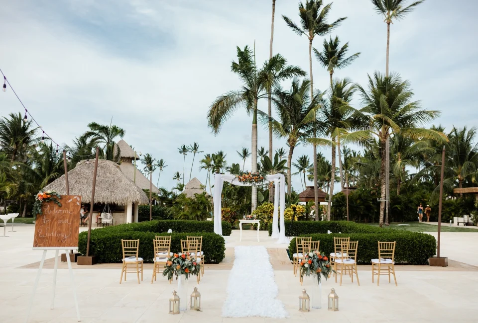 Ceremony decor on the fountain at Secrets Royal Beach Punta Cana