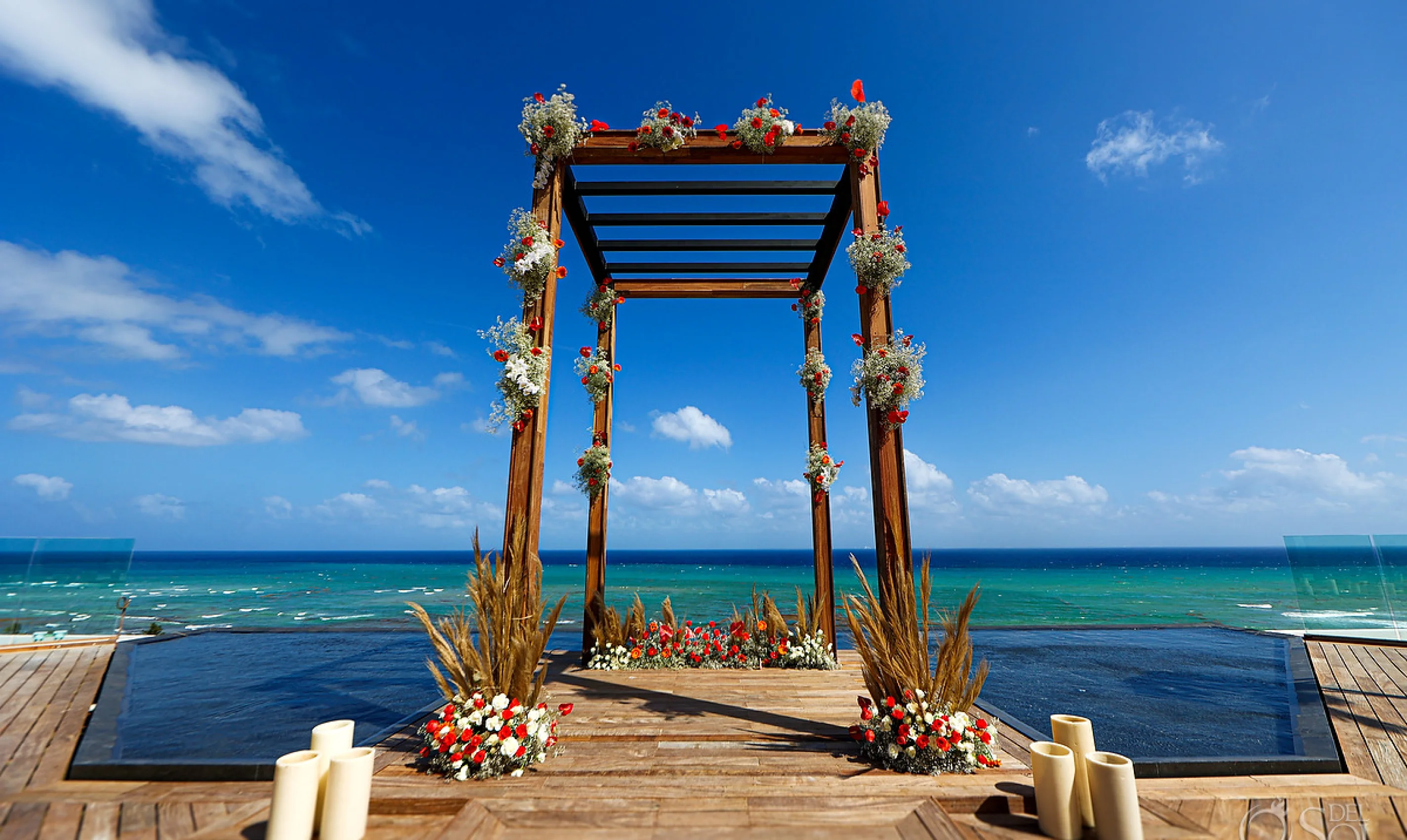 Ceremony decor on sky wedding gazebo at Playa del carmen