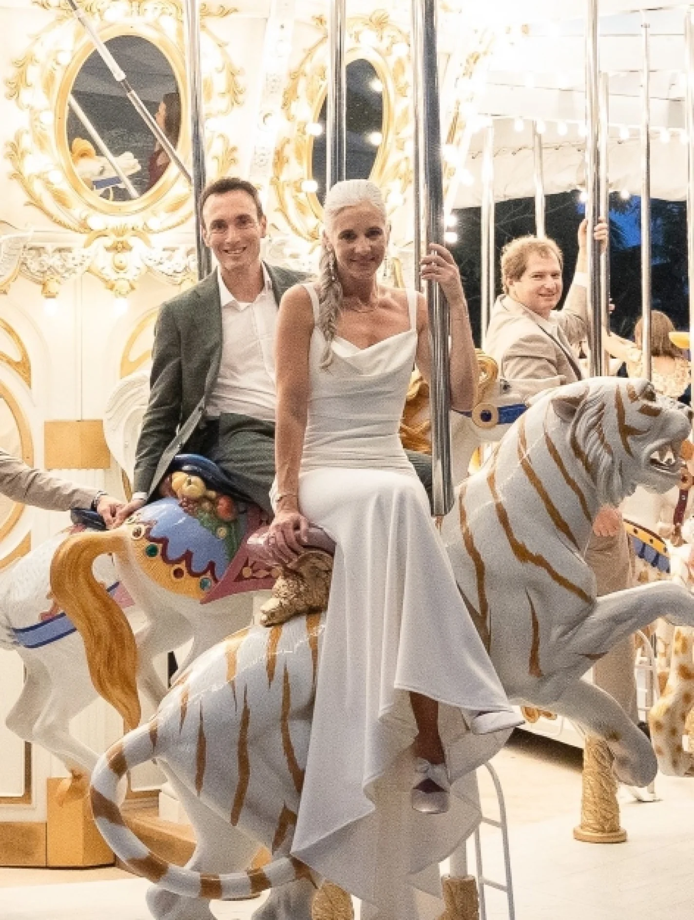 lindsey and jeff on the carousel