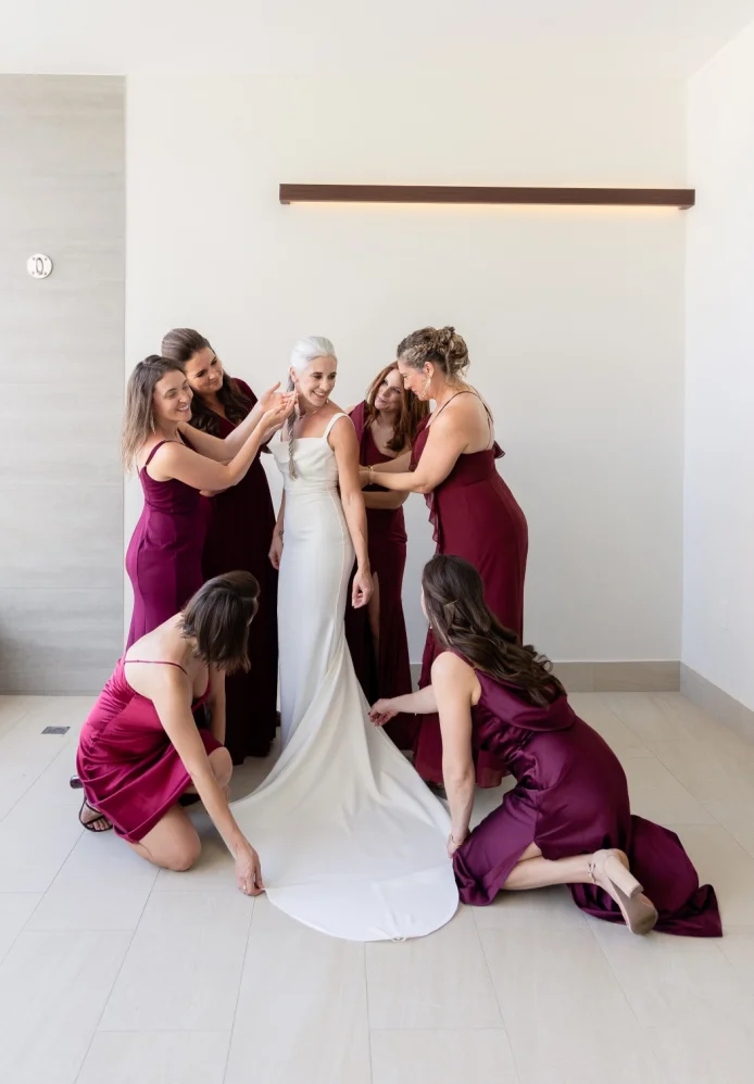 Lindsey with her bridesmaids