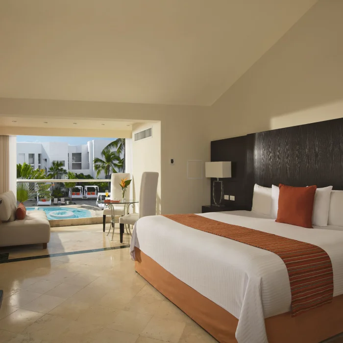 Sunscape Akumal poolview room with king bed
