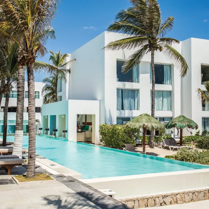 Sunscape Akumal infinity pool