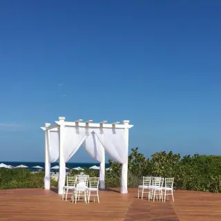 Skydeck wedding ceremony at TRS Coral, Cancun