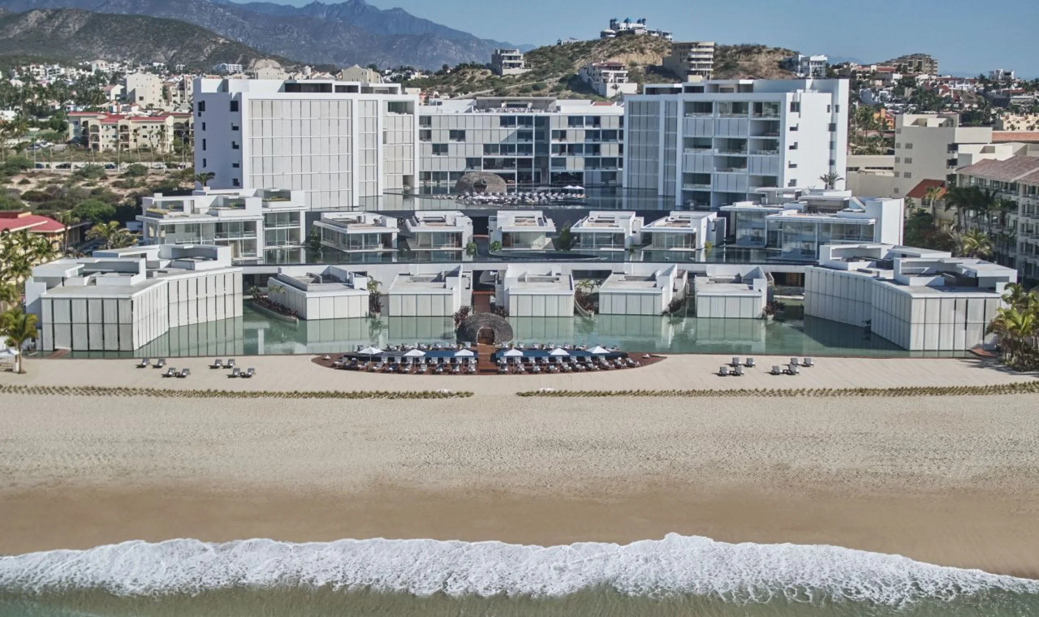 Exterior view of Viceroy Los Cabos with the South Beach venue in the foreground