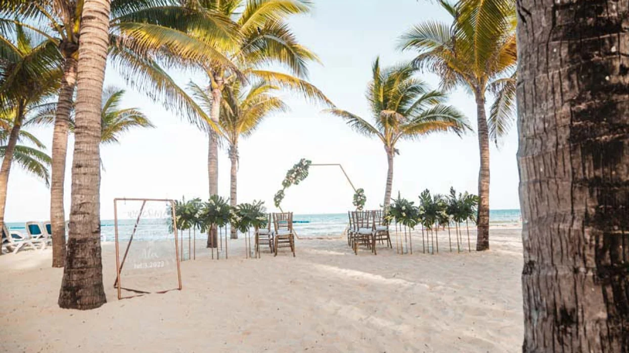 Ceremony on the beach at Viva Wyndham V Samaná