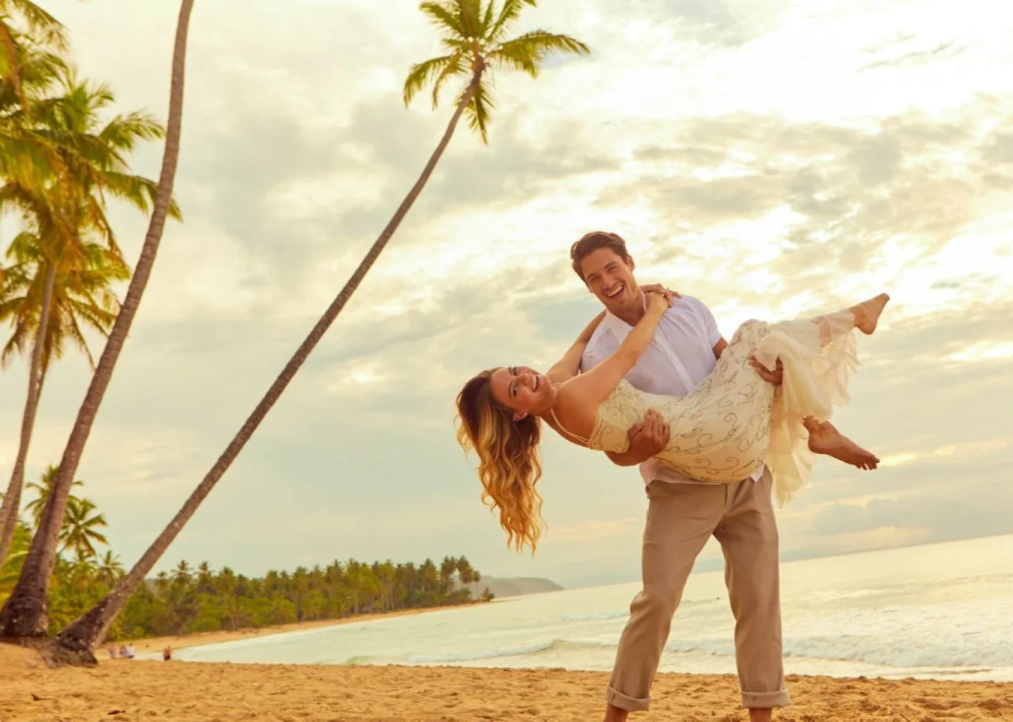 Couple on the beach at Viva Wyndham V Samaná