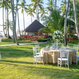 Dinner reception on the garden at Viva Wyndham V Samaná