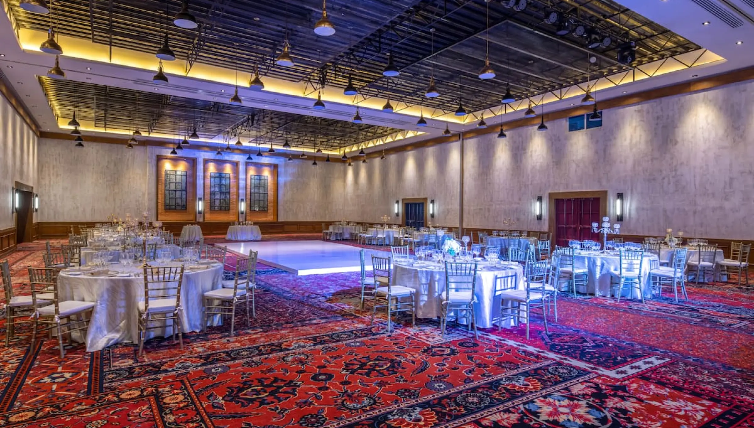Dinner reception on the main ballroom at Wyndham Alltra Cancun