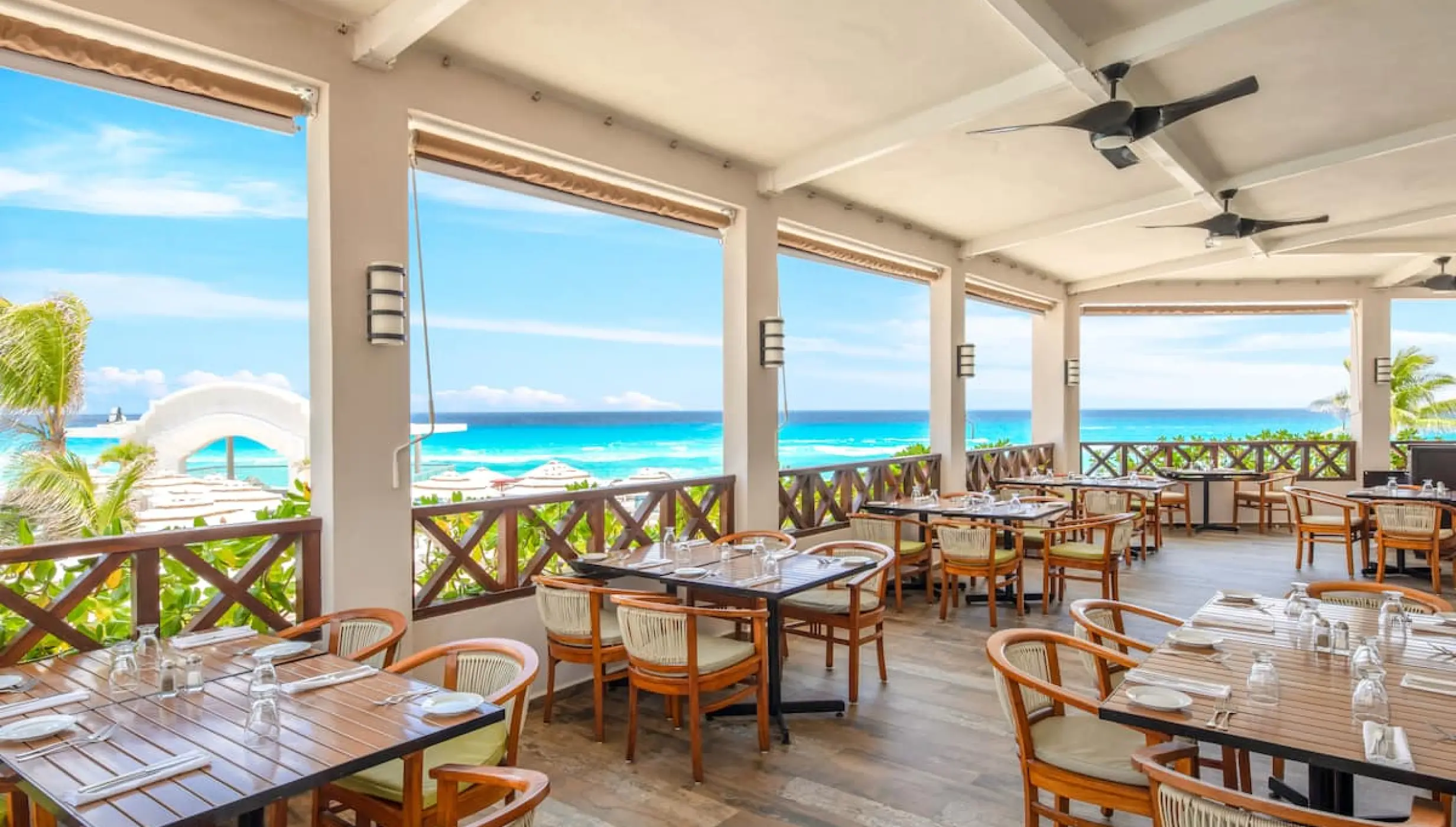 Azul restaurant at Wyndham Alltra Cancun