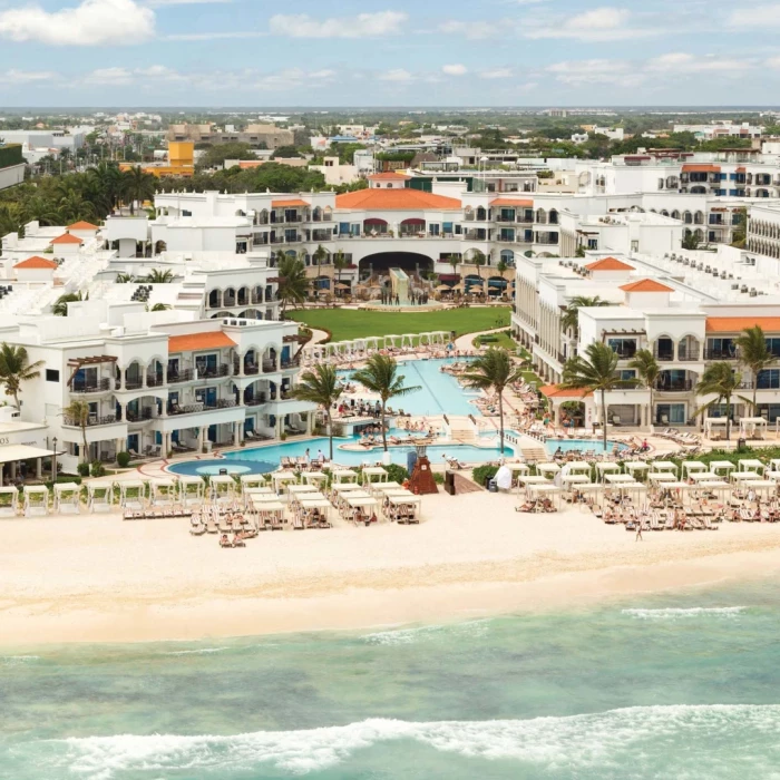 Hilton Playa del carmen Overview