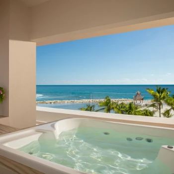 Dreams Aventuras Riviera Maya room hot tub