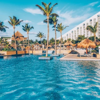 Iberostar Selection Cancun pool