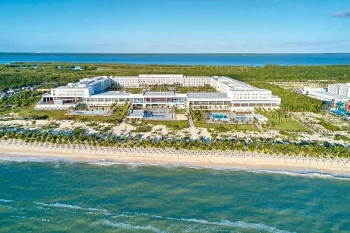 RIU PALACE COSTA MUJERES OVERVIEW