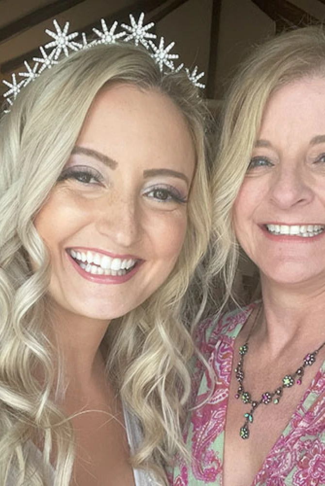 bride with mom selfie