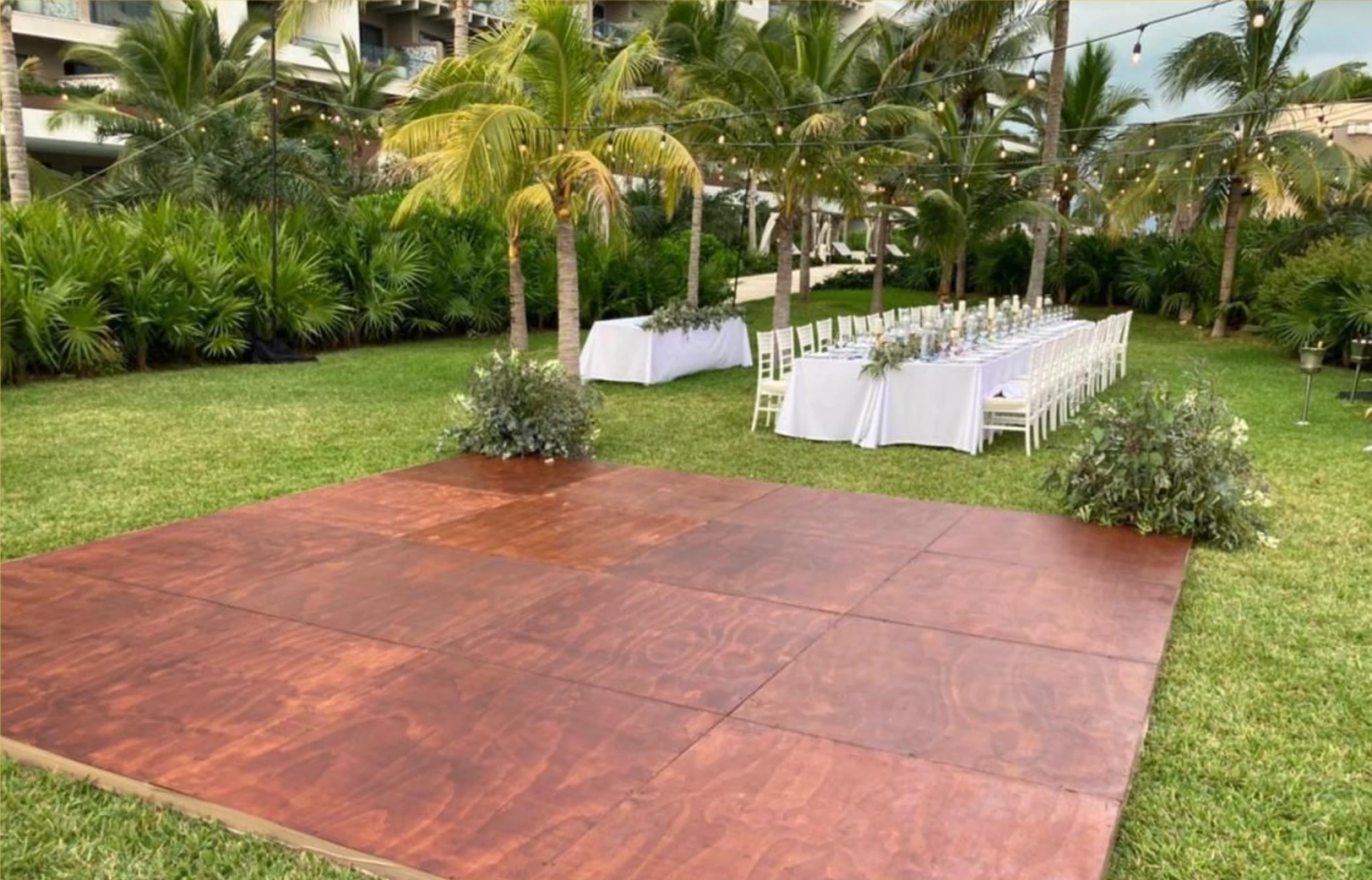 Limon y Sal venue dinner Reception wedding at Atelier Playa Mujeres