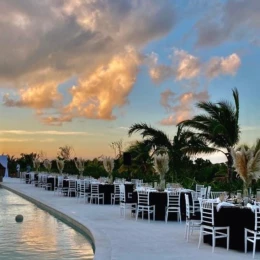 Atelier Estudio Playa Mujeres wedding dinner reception