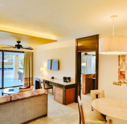 Barcelo Maya Caribe room suite