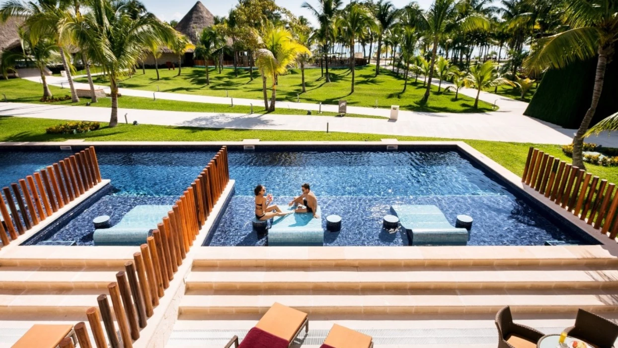 Barcelo Maya Caribe swim-up suite