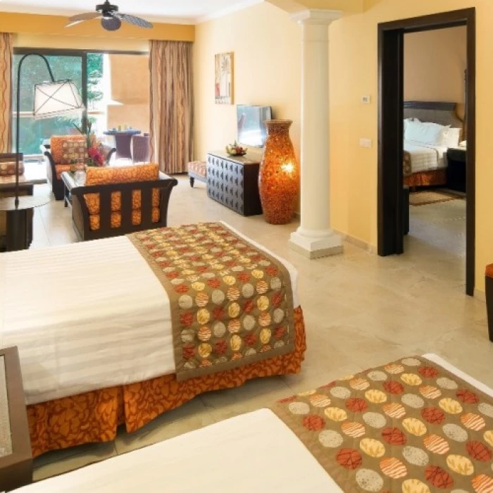 Barcelo Maya Palace room with 2 beds