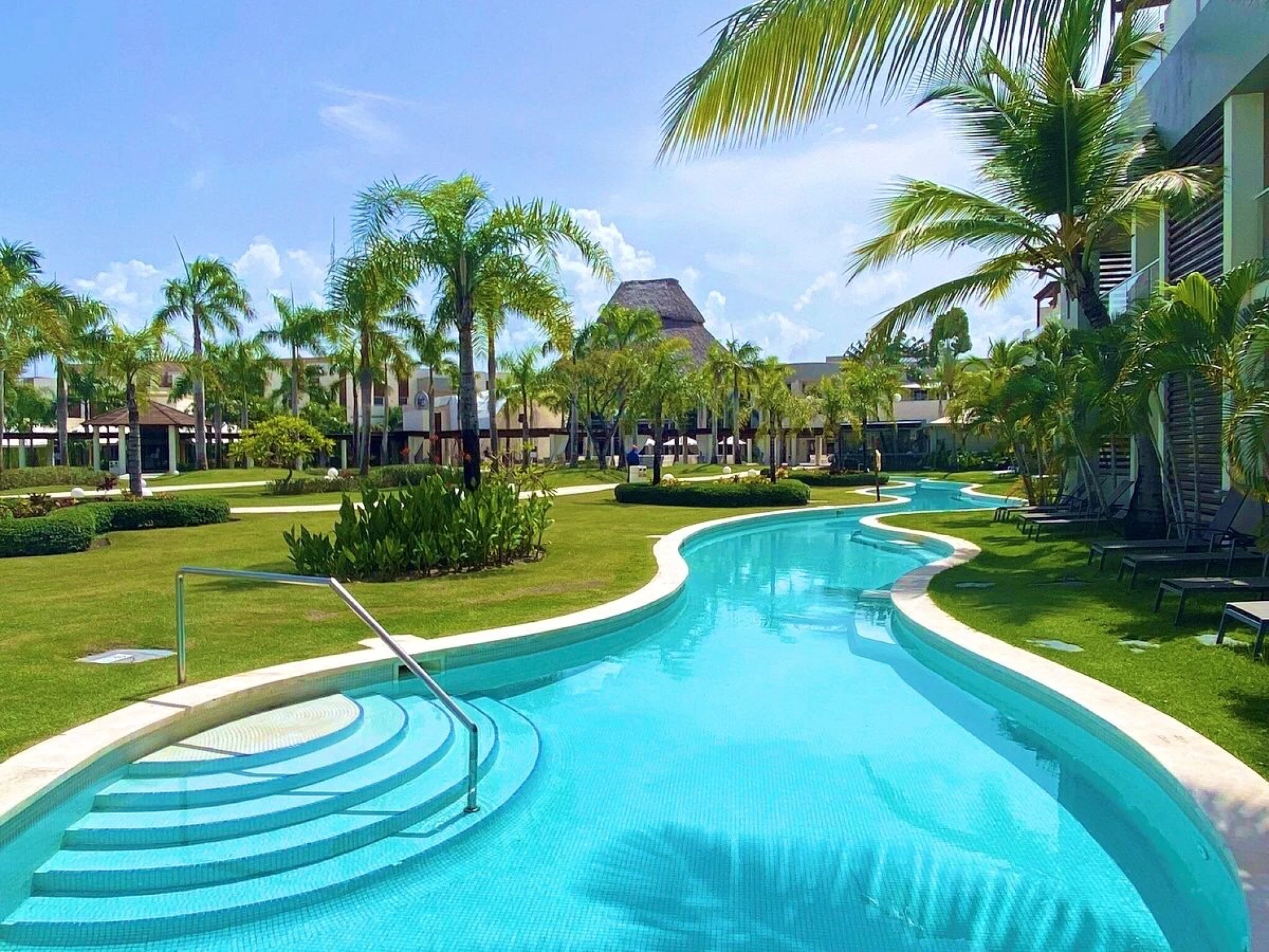 Swim up at Breathless Punta Cana