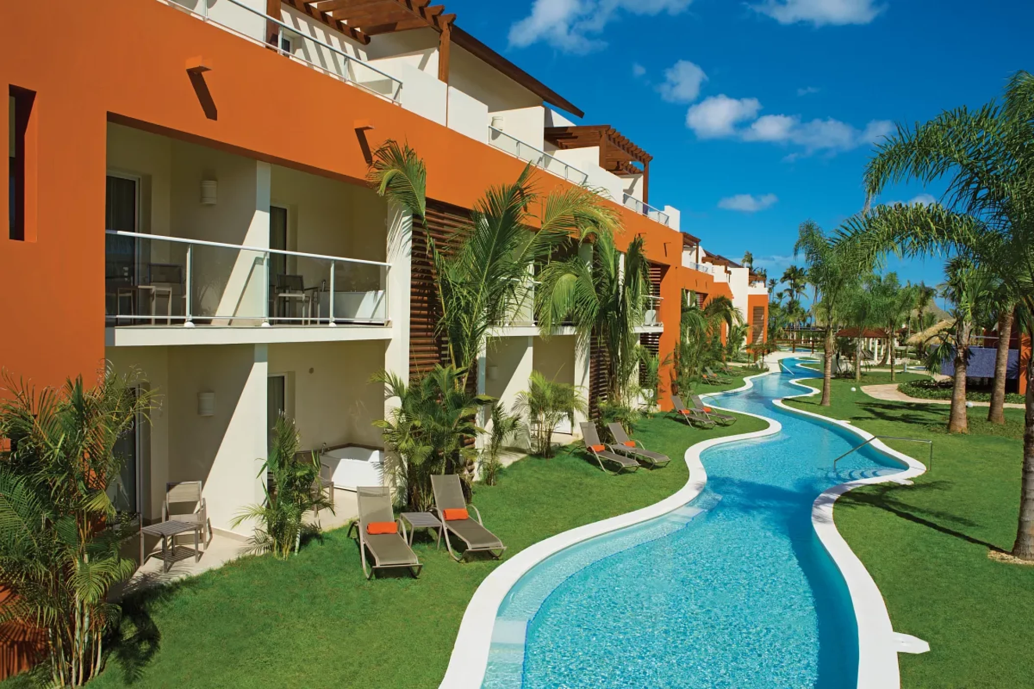 Swim up pool at Breathless Punta Cana