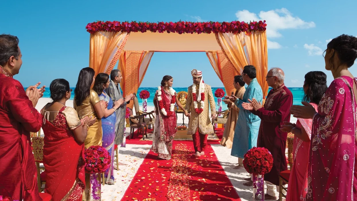 BREATHLESS RIVIERA CANCUN HINDU WEDDING