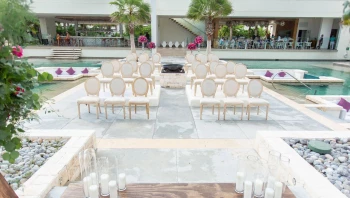 Wedding decor in Energy Bar Venue at Breathless Riviera Cancun