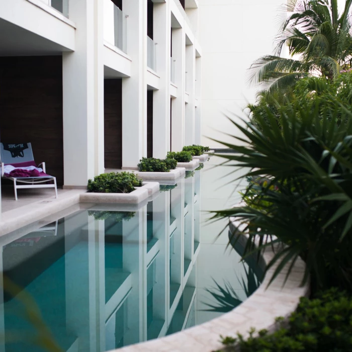 Breathless Riviera Cancun swimout room