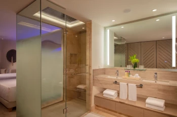 Bathroom Junior suite at Breathless Cancun Soul Resort & Spa
