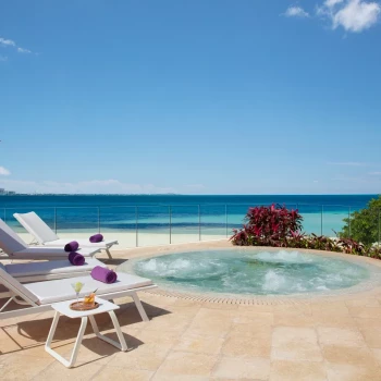 Whirlpool at Breathless Cancun Soul Resort & Spa