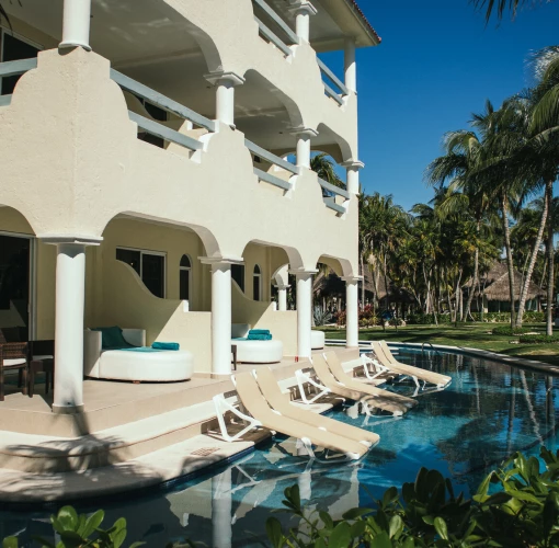 El Dorado Royale swimout room