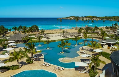 Infinity pool at Dreams Macao Punta Cana Resort and Spa