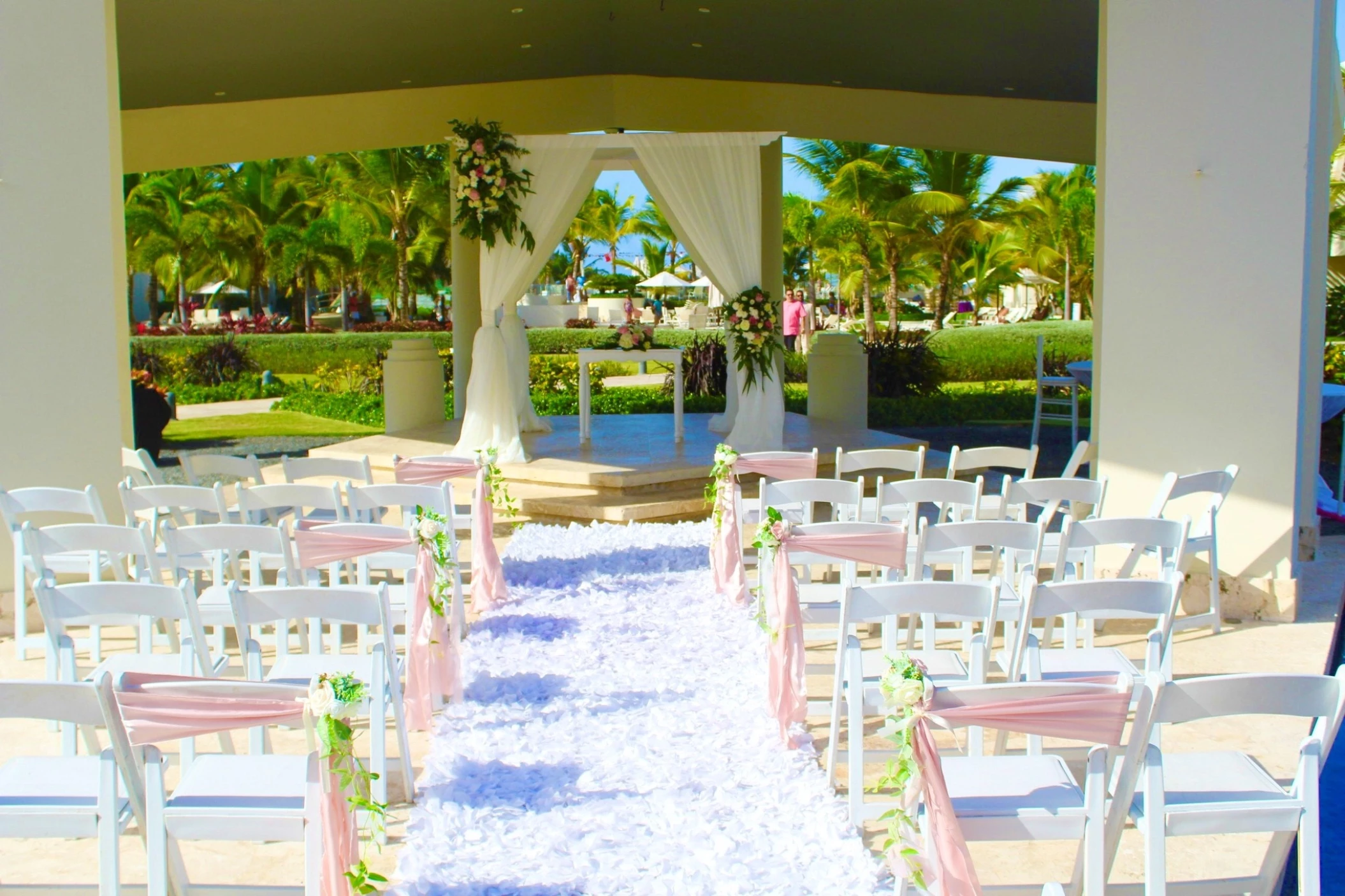 Ceremony decor on the fountain gazebo at Dreams Onyx Resort & Spa