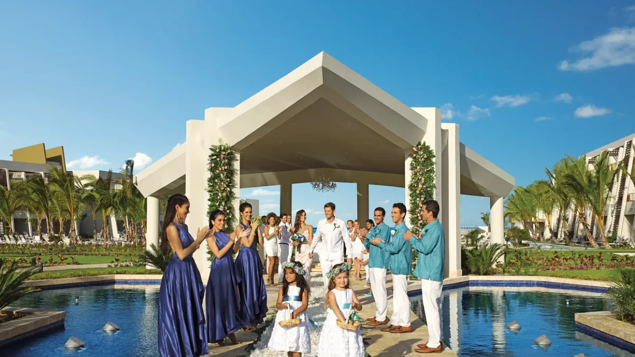 Ceremony on the wedding gazebo at Dreams Onyx Resort & Spa