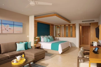 Dreams Playa Mujeres room with bed