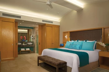 Dreams Playa Mujeres villa king bed suite