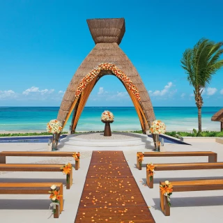 Gazebo venue at Dreams riviera cancun resort and spa