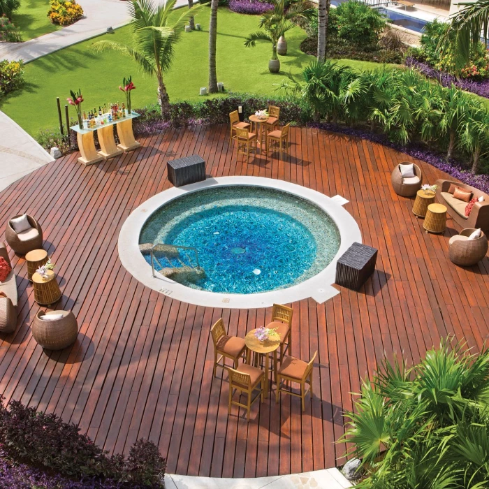 outdoor whirlpool area at Dreams Riviera Cancun resort