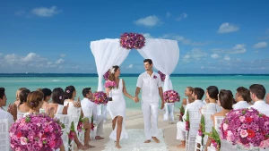 wedding ceremony at Dreams Sands Cancun resort and spa